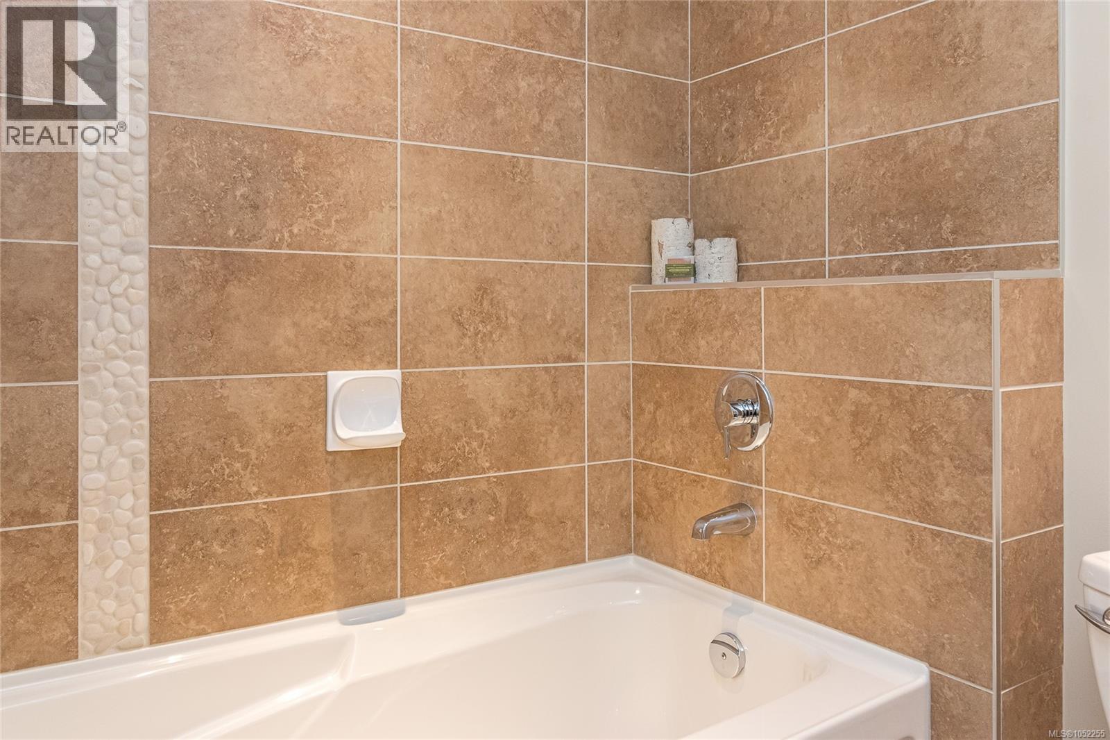302 1395 Bear Mountain Pkwy Property Photo 24