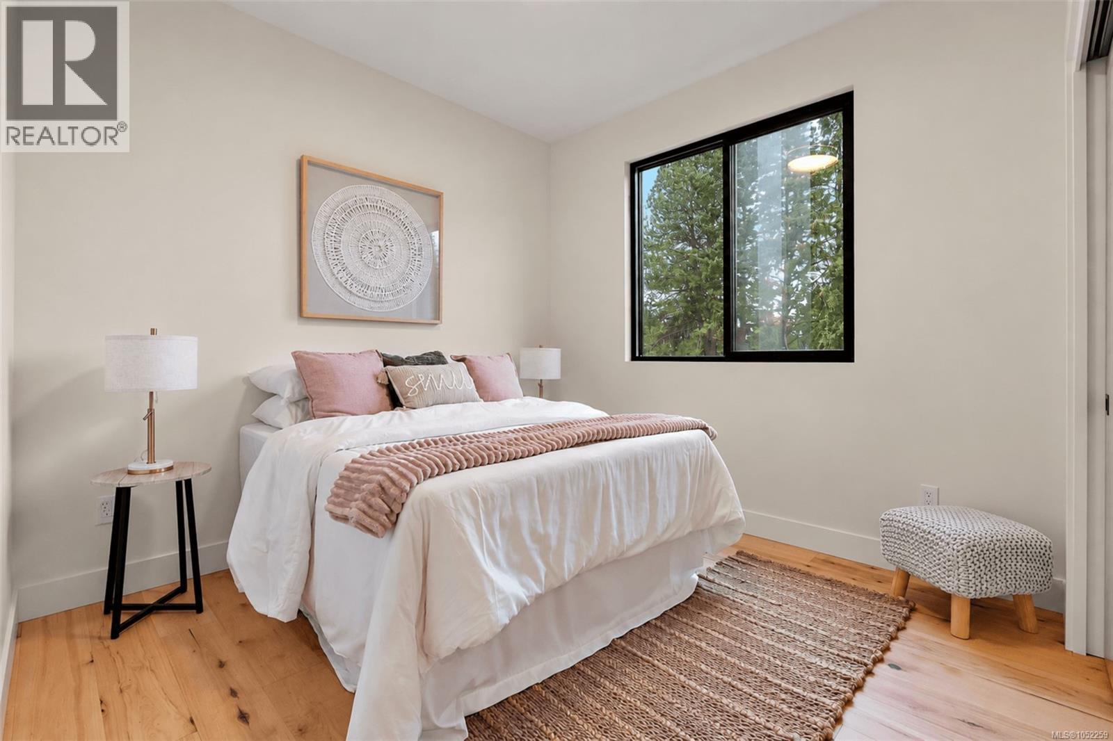 2 2215 Greenlands Rd Property Photo 27