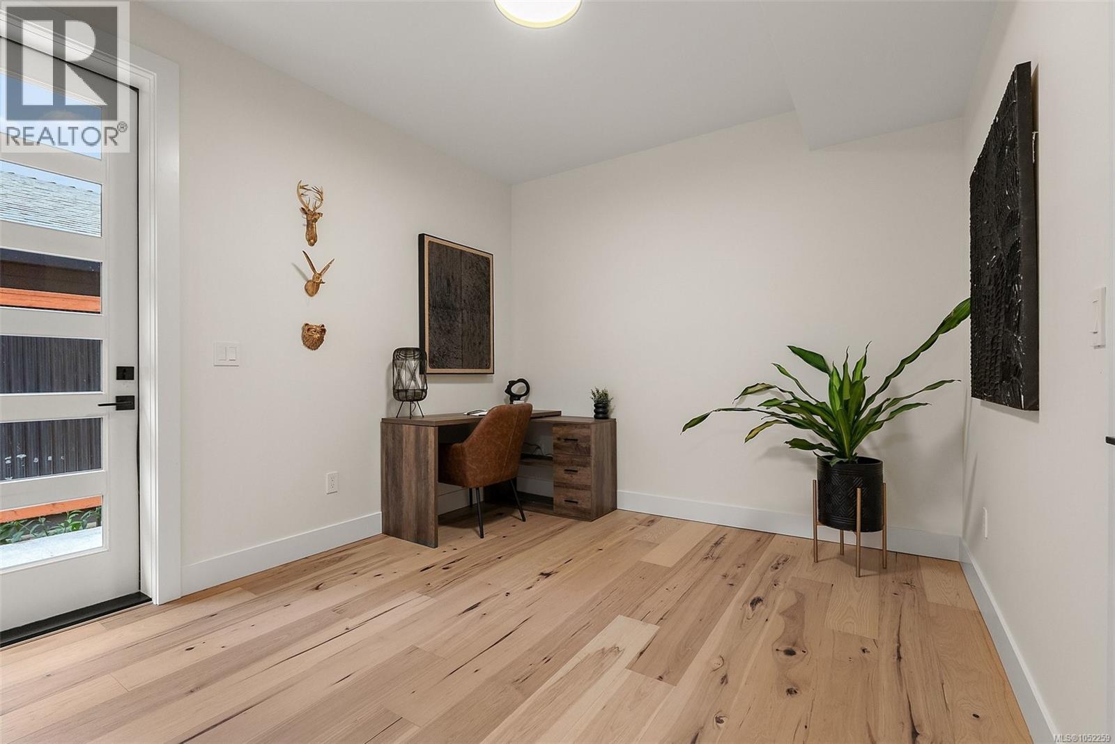 2 2215 Greenlands Rd Property Photo 32