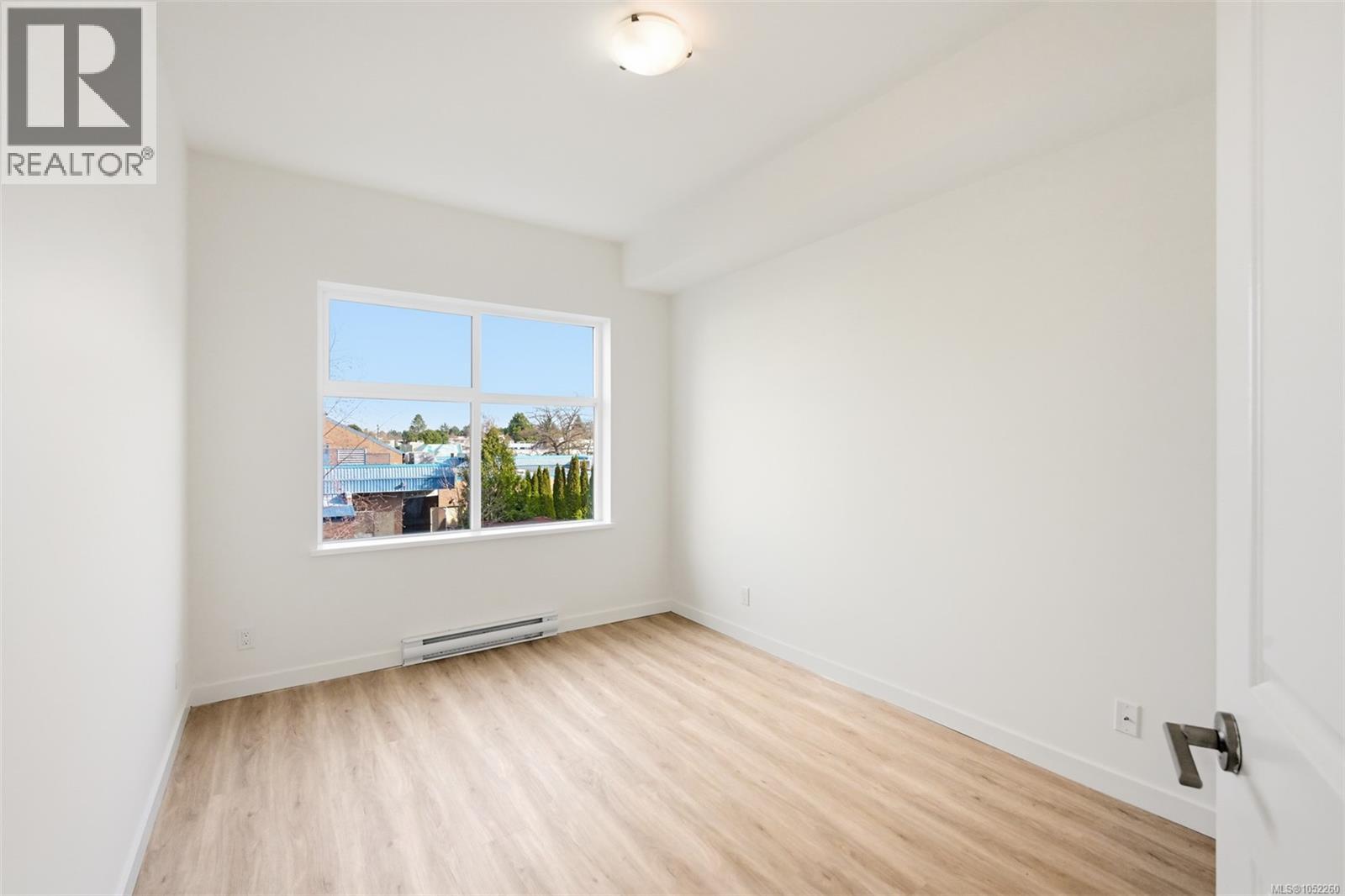 309 1550 Church Ave Property Photo 10