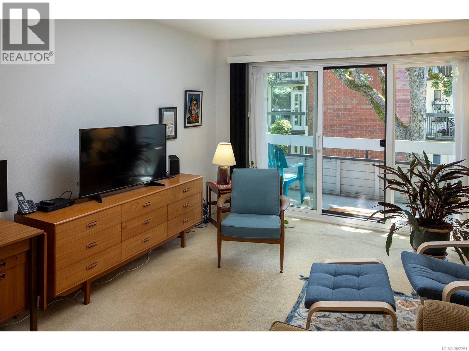 307 2095 Oak Bay Ave Property Photo 4
