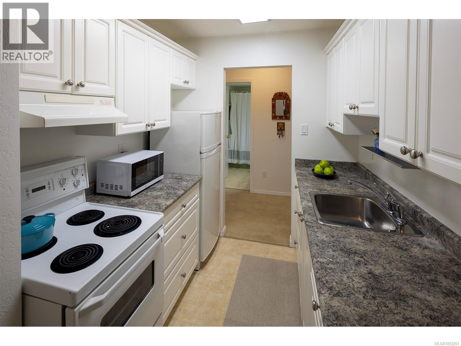 307 2095 Oak Bay Ave Property Photo 9