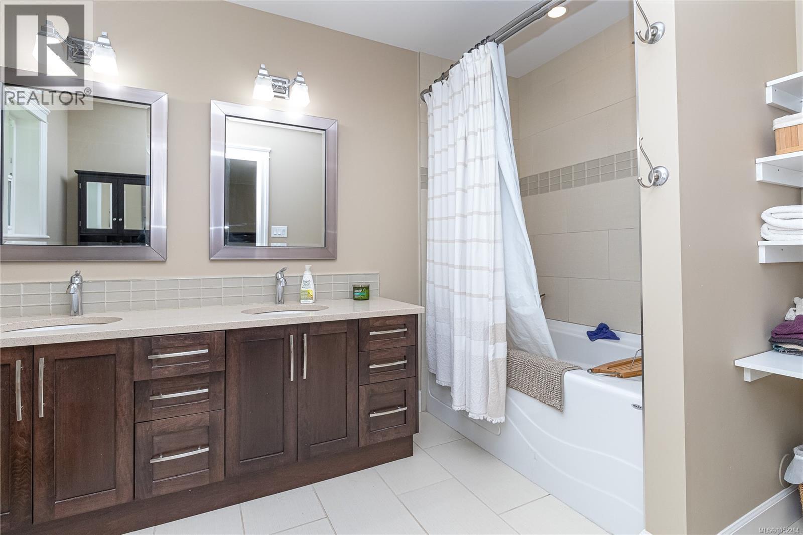 3618 Belsize Close Property Photo 17