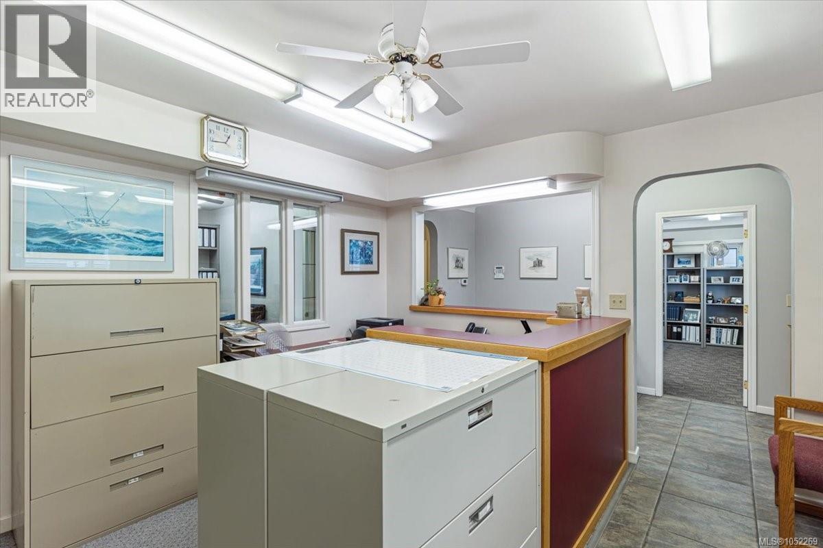 1605 Bowen Rd Property Photo 9