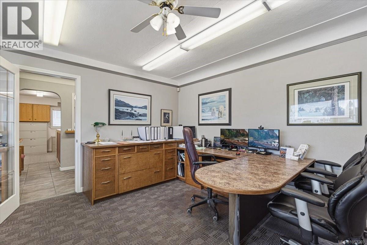 1605 Bowen Rd Property Photo 12