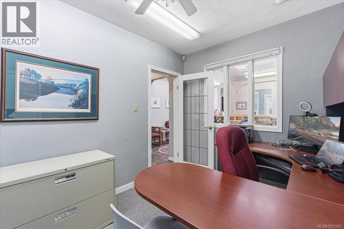 1605 Bowen Rd Property Photo 16