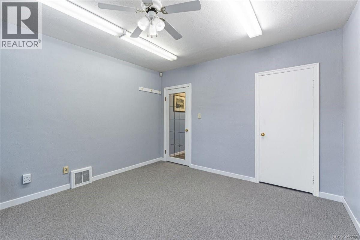 1605 Bowen Rd Property Photo 18