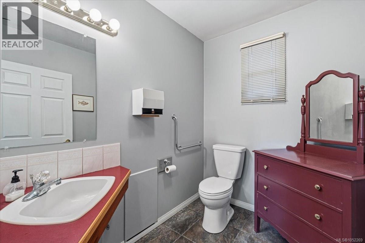 1605 Bowen Rd Property Photo 20
