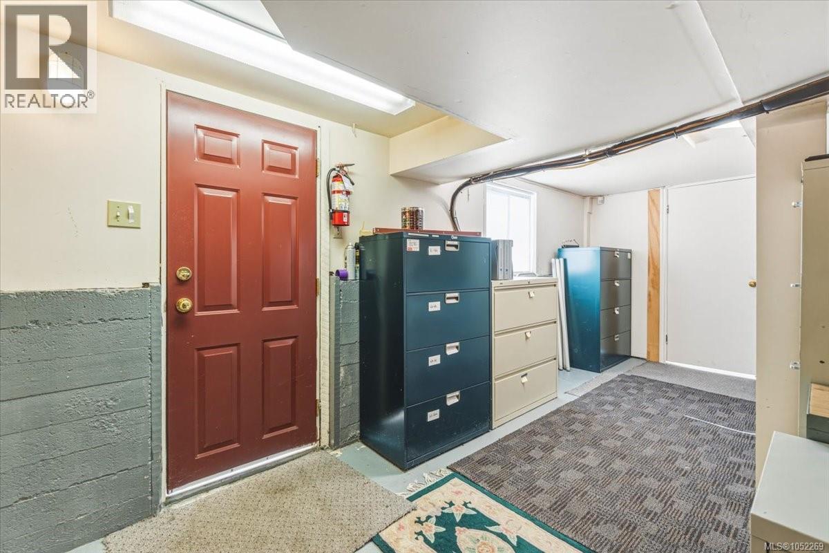 1605 Bowen Rd Property Photo 33