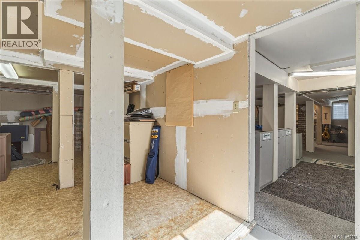 1605 Bowen Rd Property Photo 35