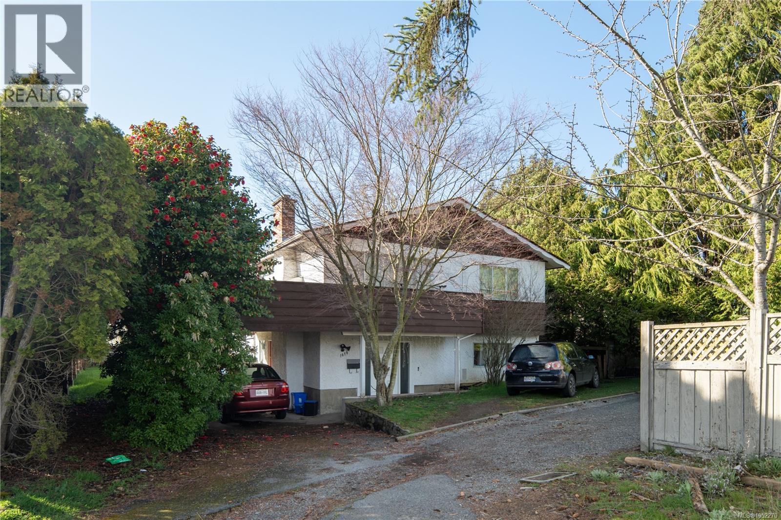 1619 Longacre Dr Property Photo 1