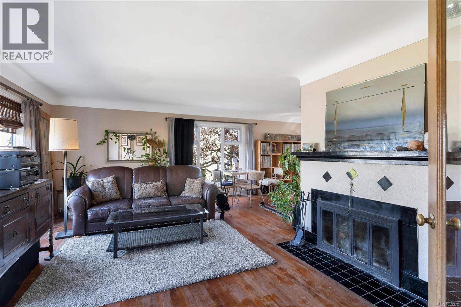 847 Old Esquimalt Rd Property Photo 15