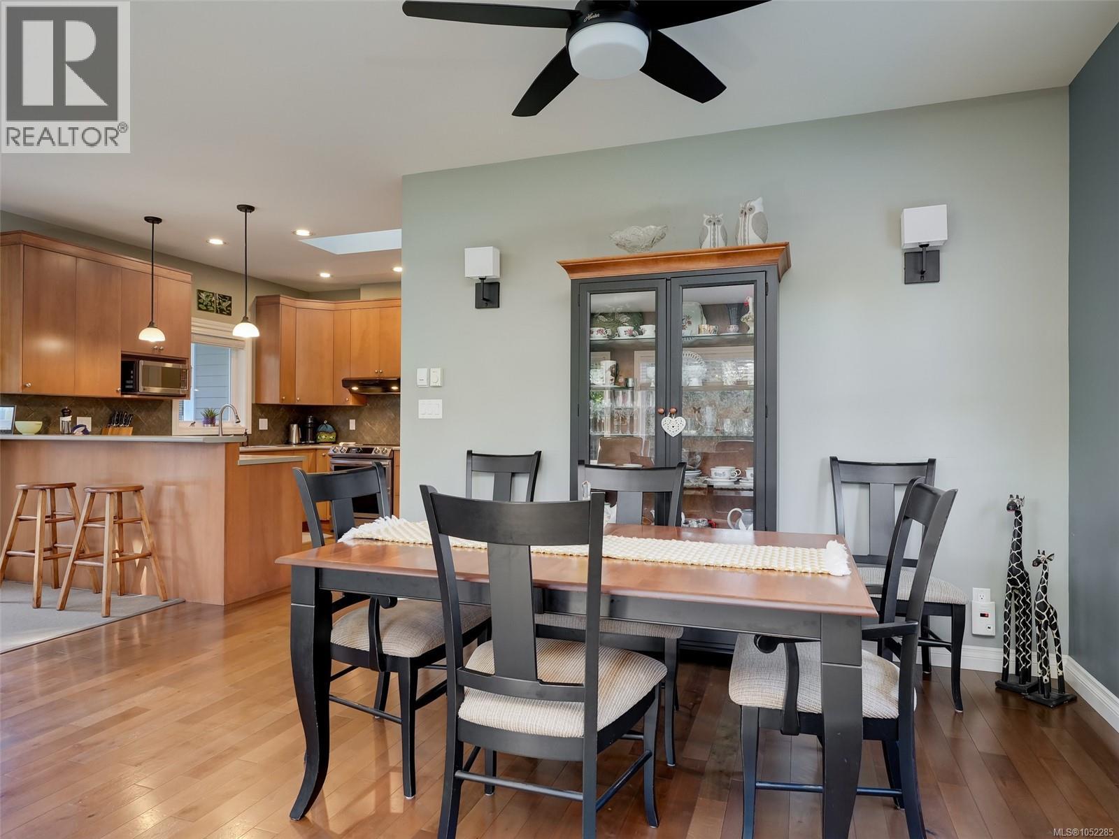 10347 Patricia Pl Property Photo 6