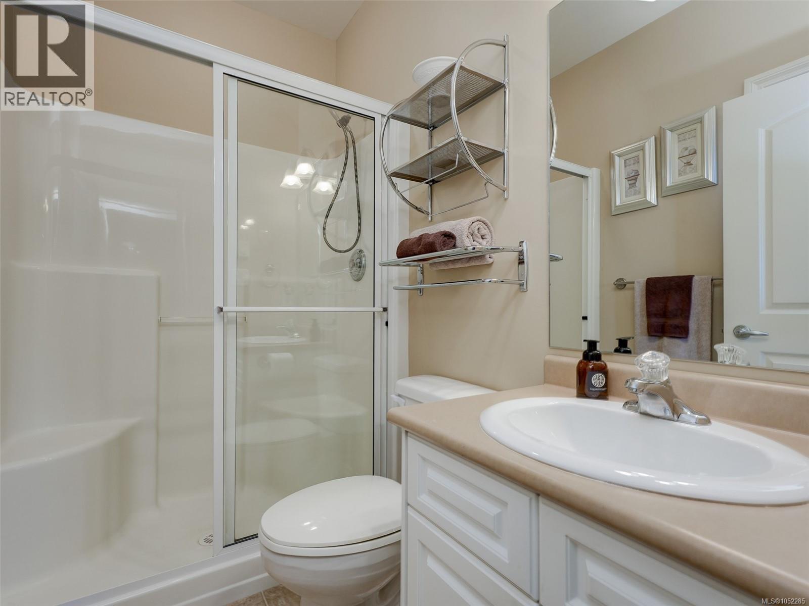 10347 Patricia Pl Property Photo 13