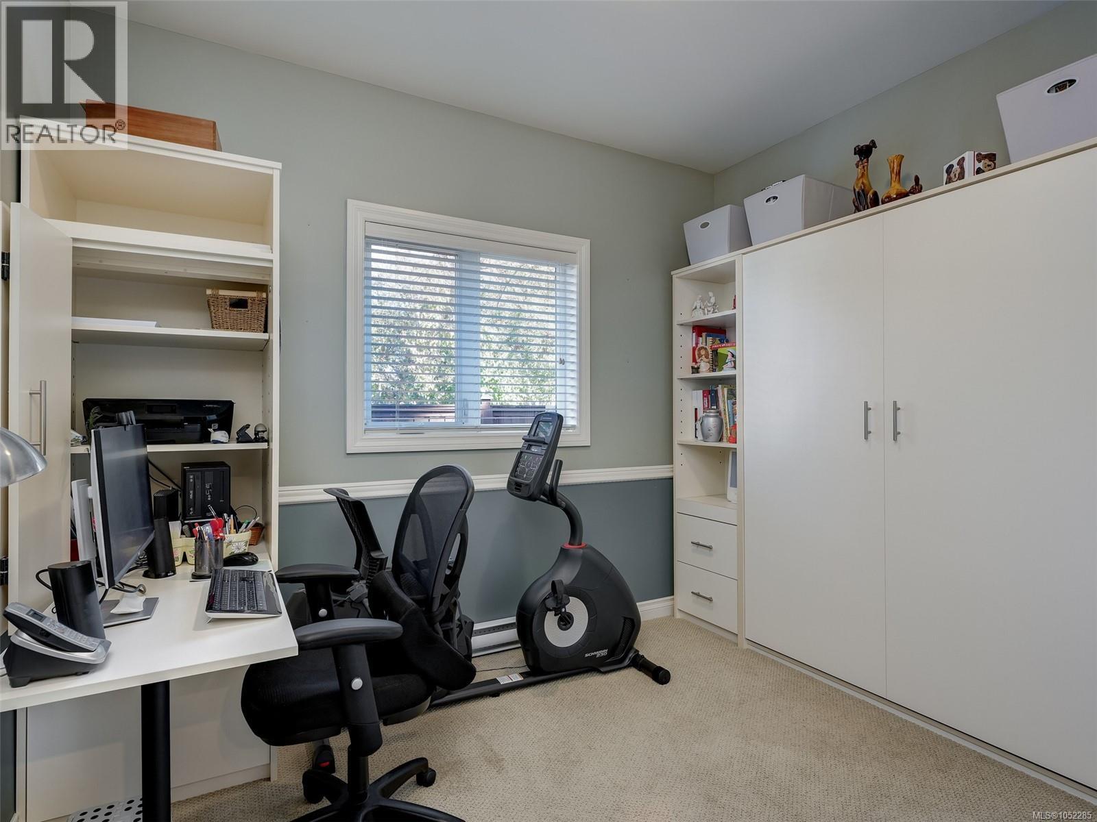 10347 Patricia Pl Property Photo 16