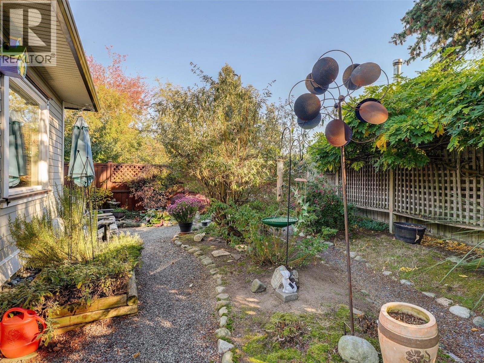 10347 Patricia Pl Property Photo 21