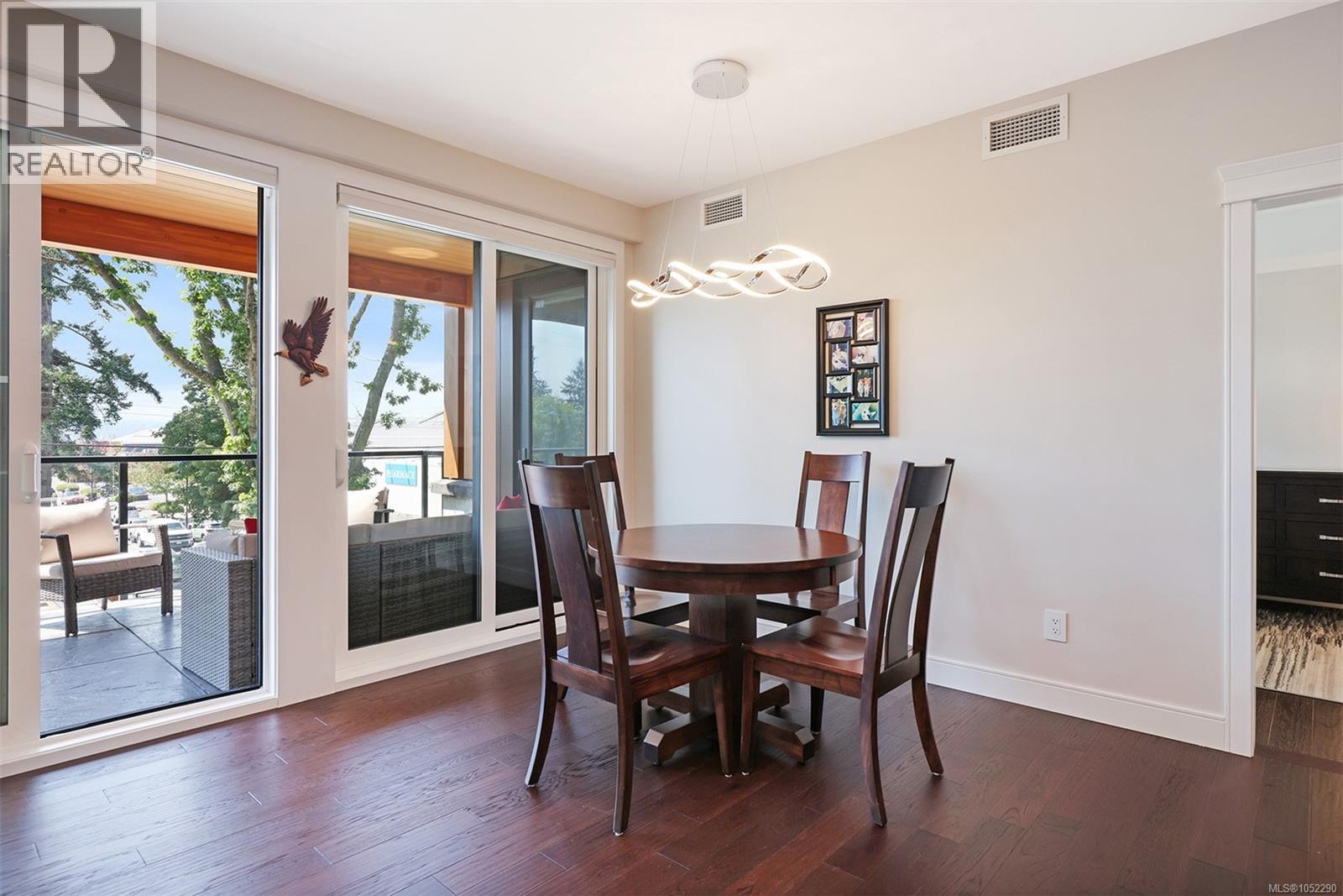 208 1700 Balmoral Ave Property Photo 6