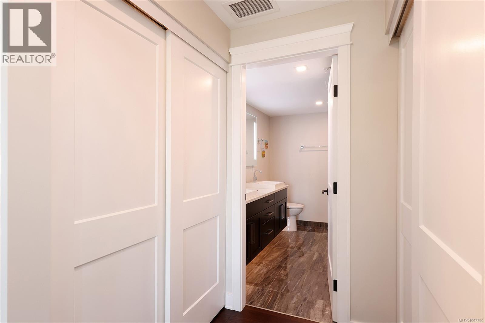 208 1700 Balmoral Ave Property Photo 29