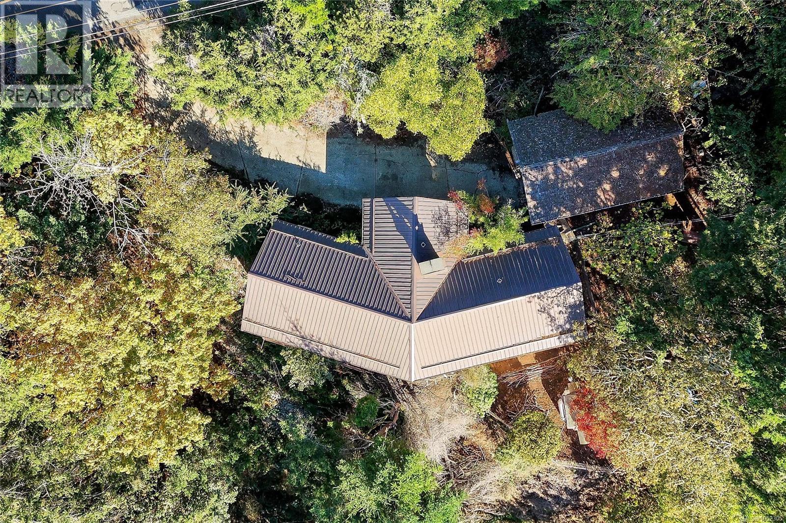 550 Arbutus Ave Property Photo 4