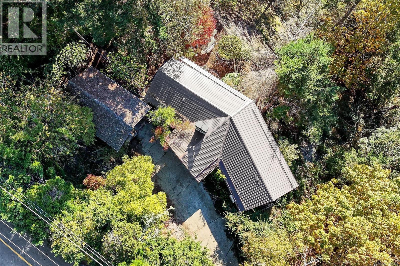 550 Arbutus Ave Property Photo 6