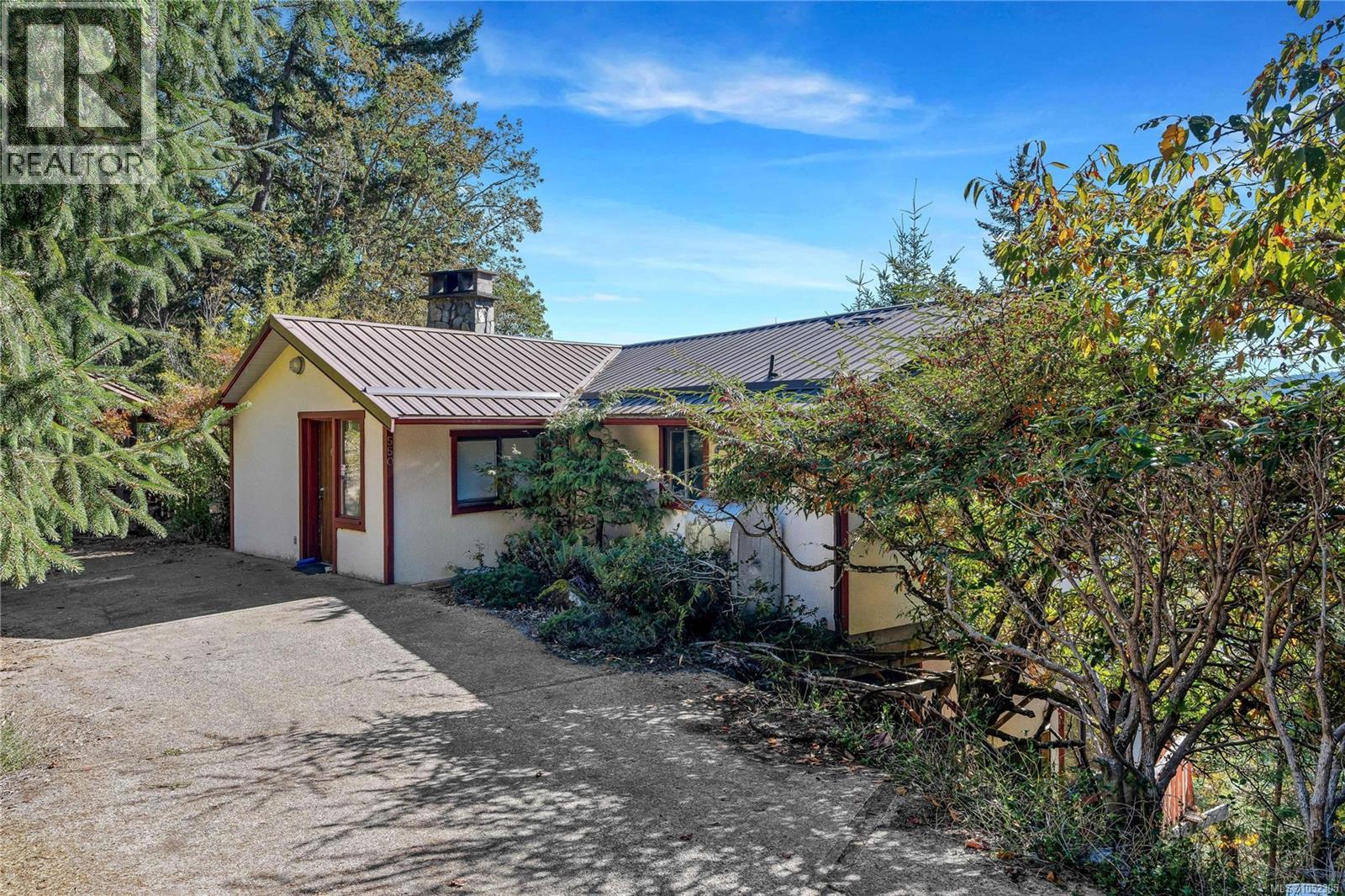 550 Arbutus Ave Property Photo 7