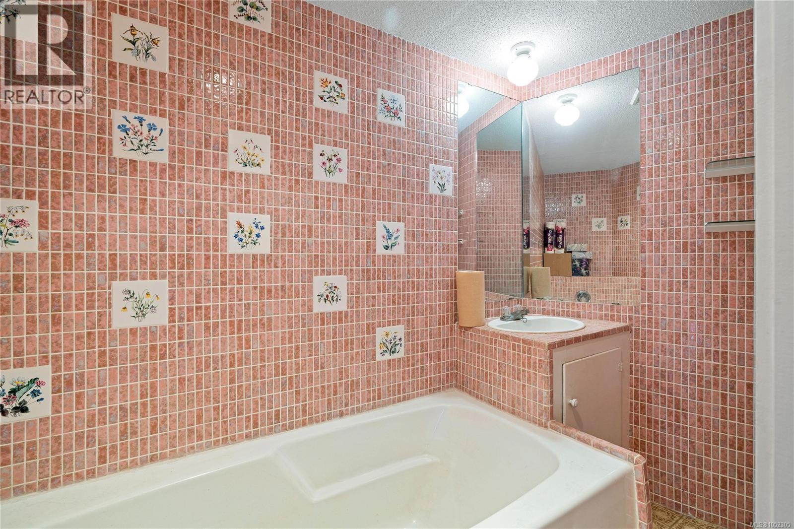 550 Arbutus Ave Property Photo 25