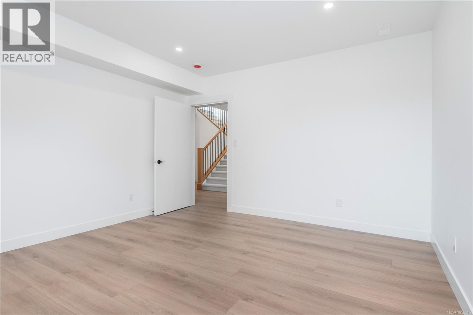 65 Barlow Rd Property Photo 10