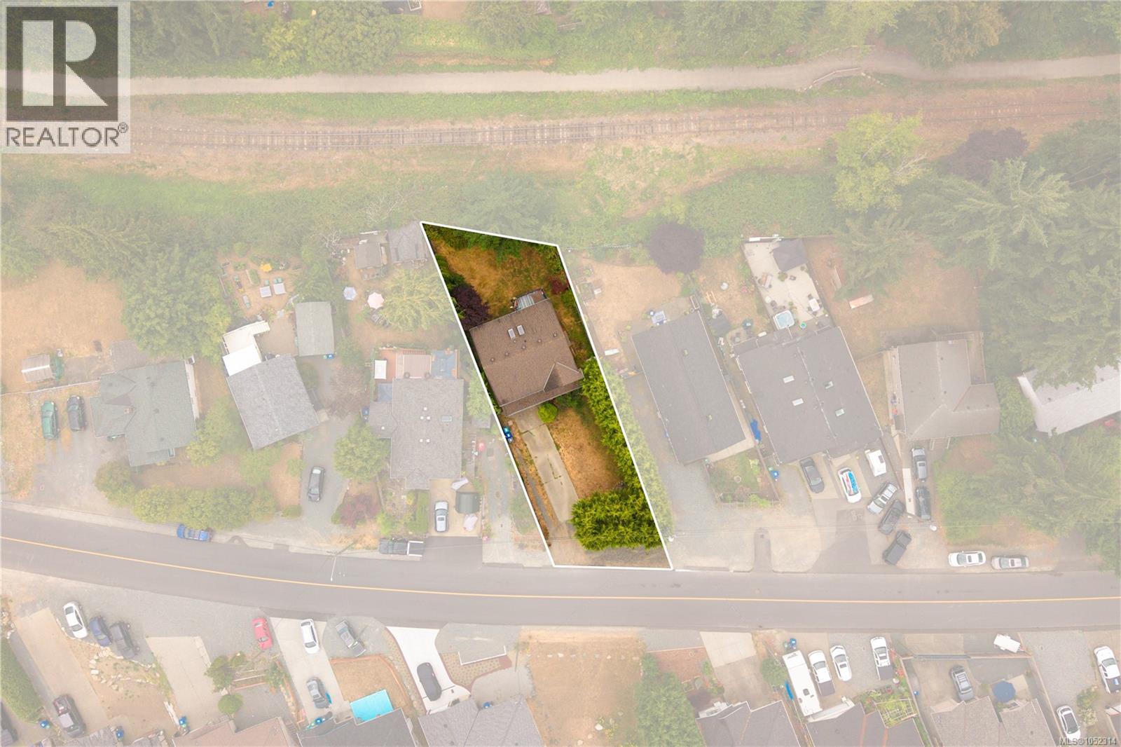 640 Railway Ave Property Photo 5