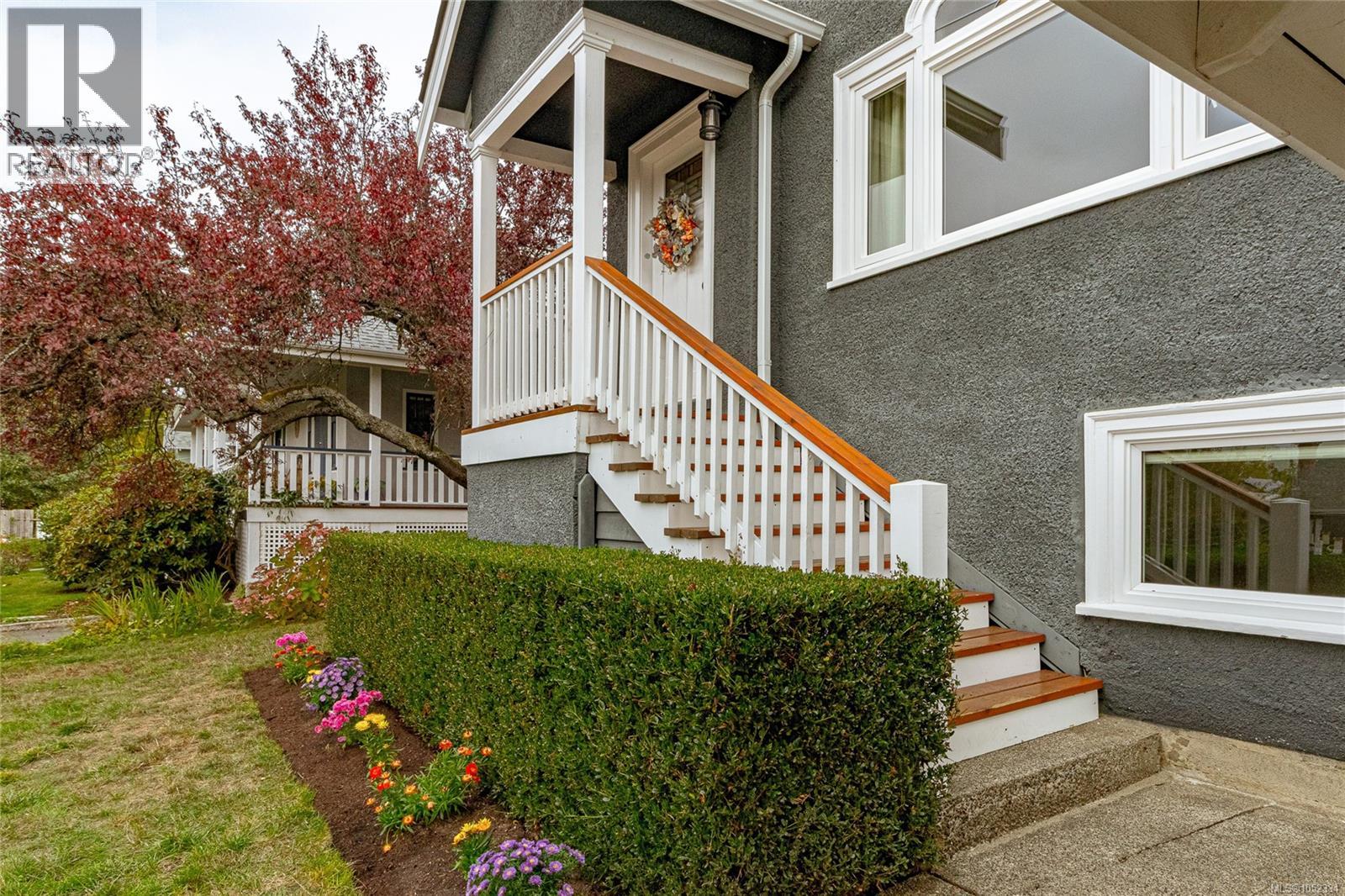 3721 Craigmillar Ave Property Photo 4