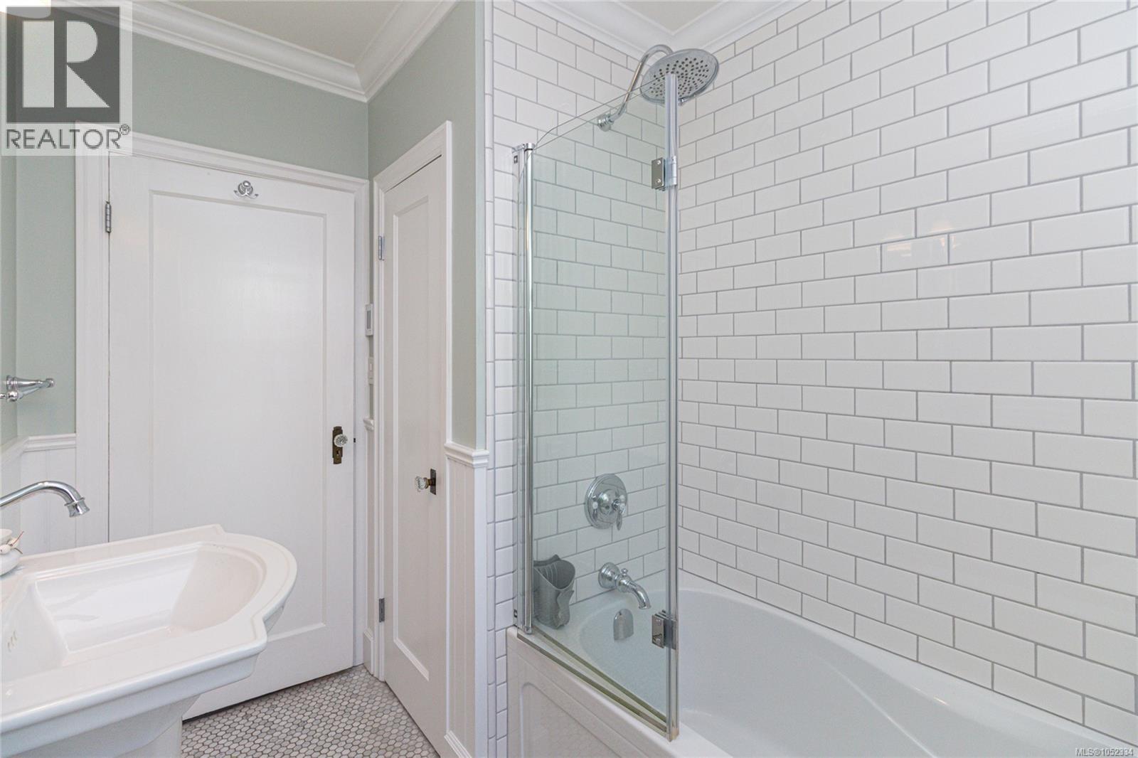 3721 Craigmillar Ave Property Photo 37