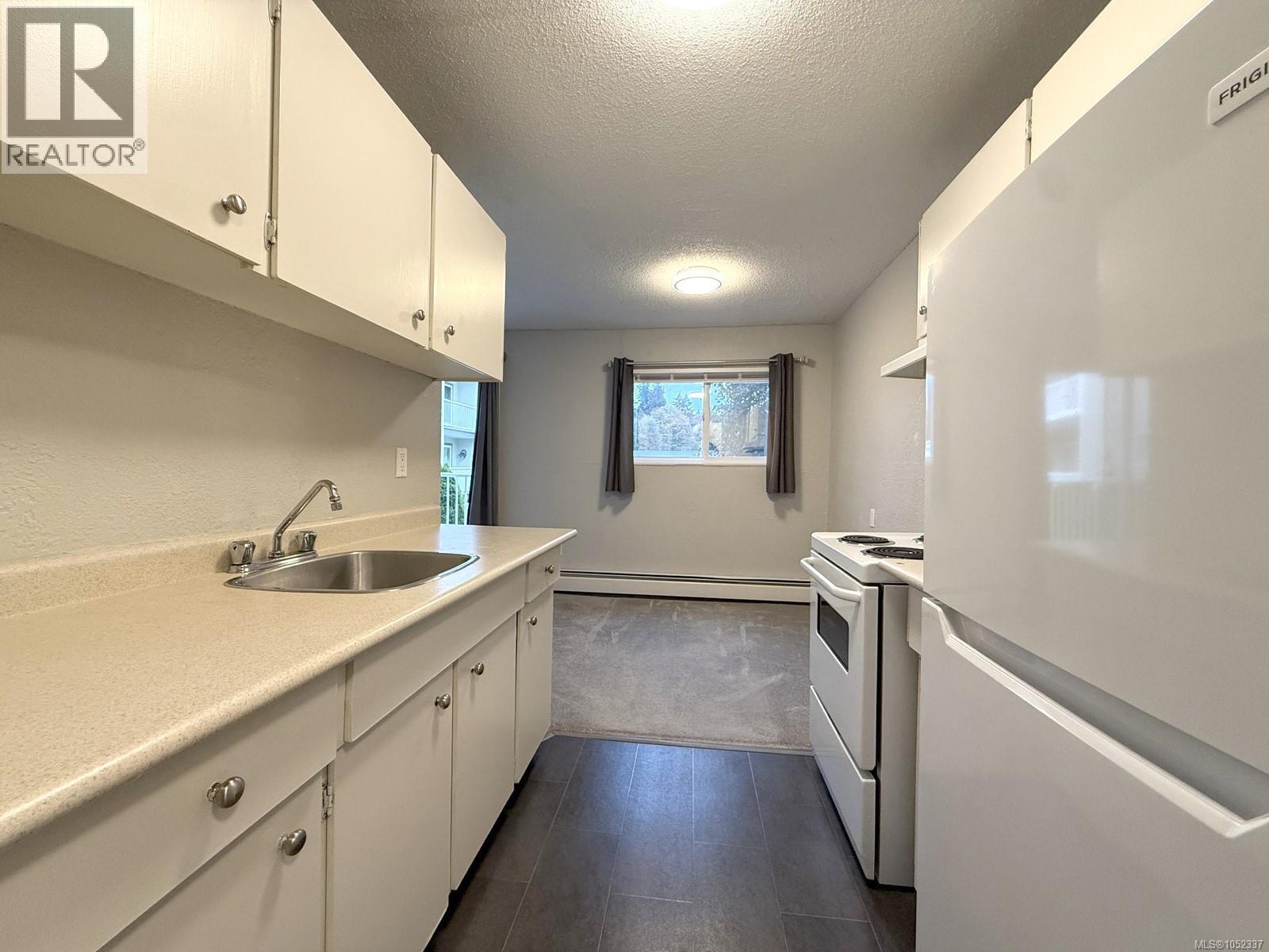204 3040 Pine St Property Photo 10