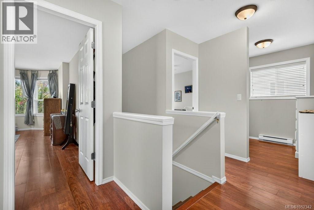 1286 Noel Ave Property Photo 27