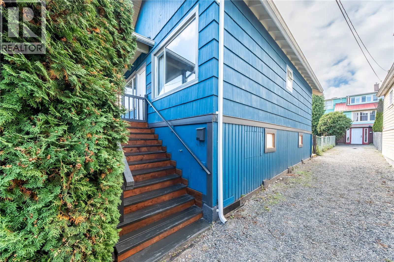 40 Irwin St Property Photo 1