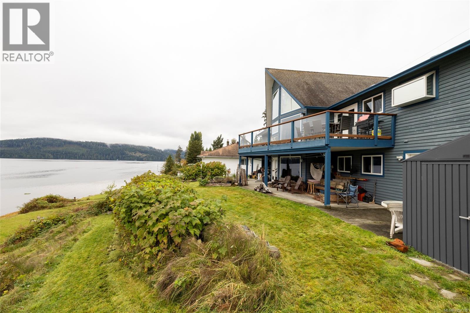 247 Harbour Rd Property Photo 3