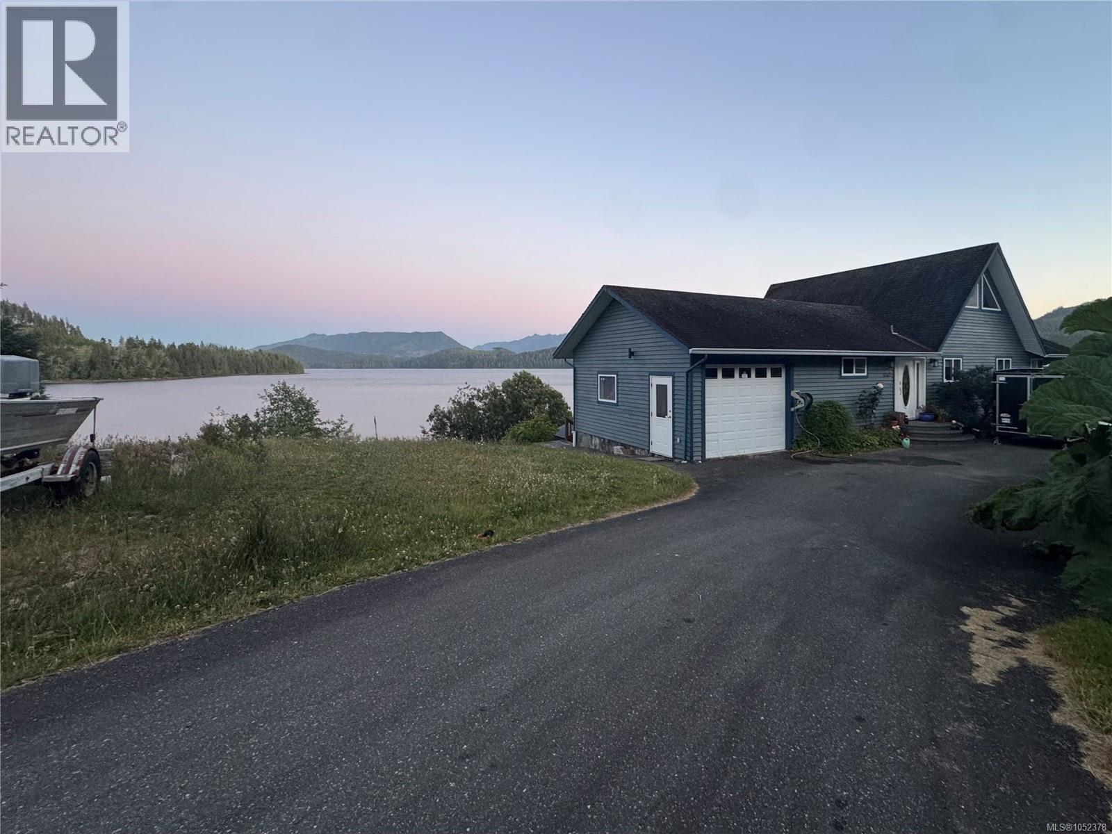 247 Harbour Rd Property Photo 5
