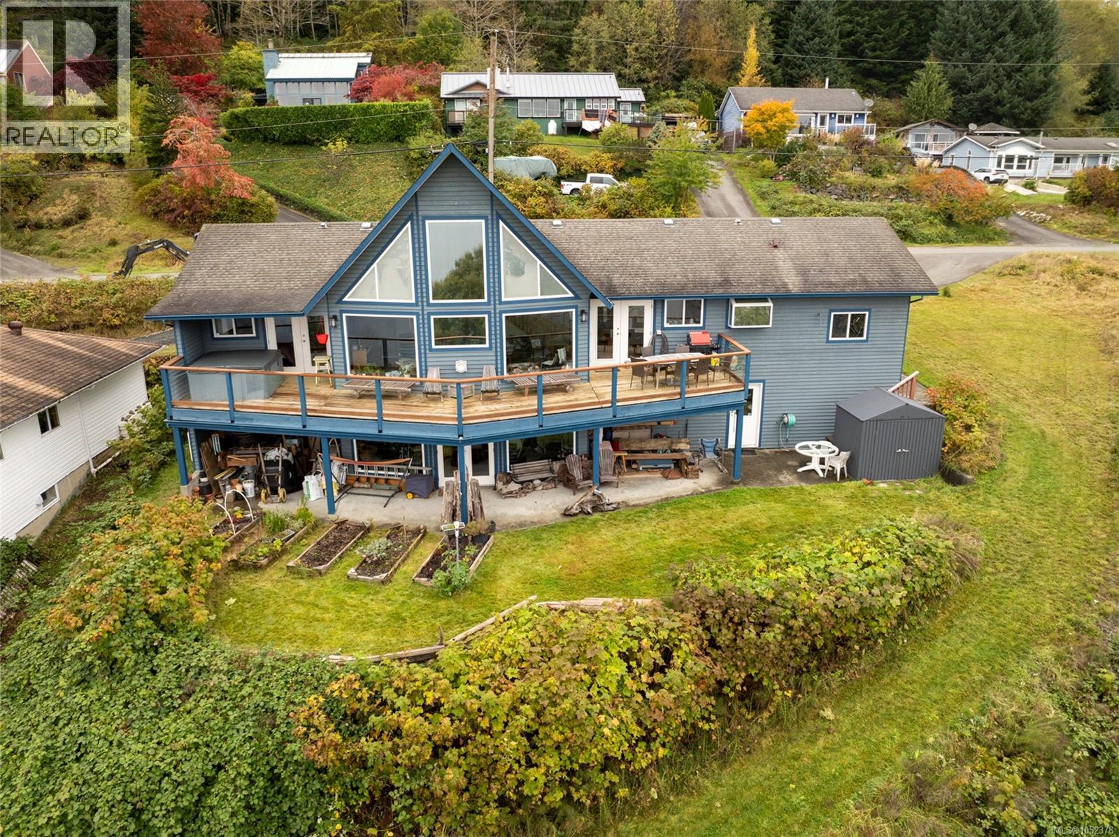 247 Harbour Rd Property Photo 32