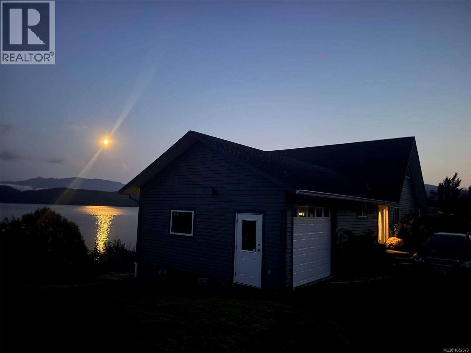 247 Harbour Rd Property Photo 39