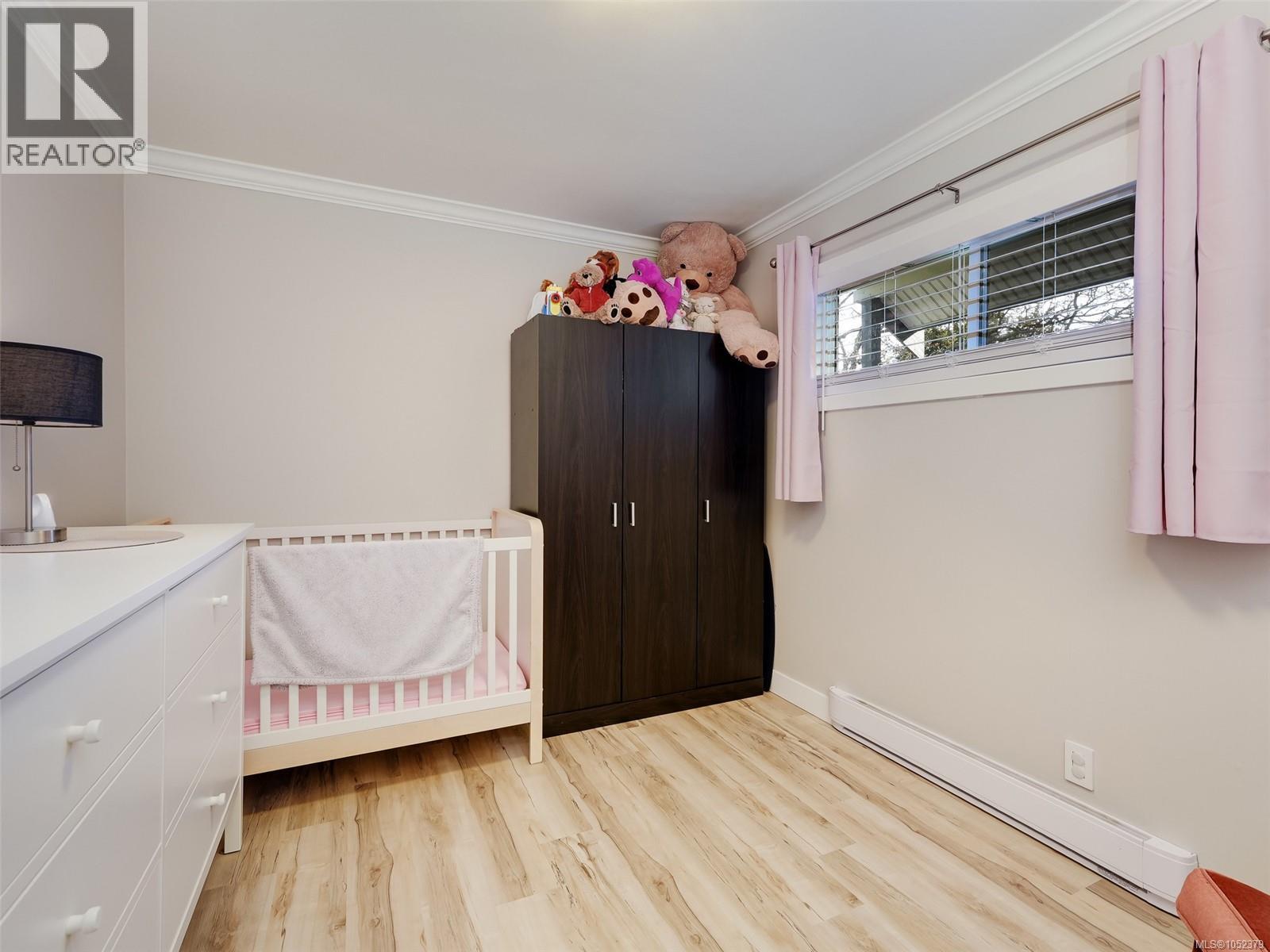 201 991 Cloverdale Ave Property Photo 17