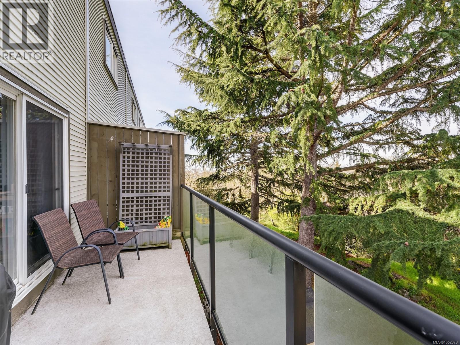 201 991 Cloverdale Ave Property Photo 20