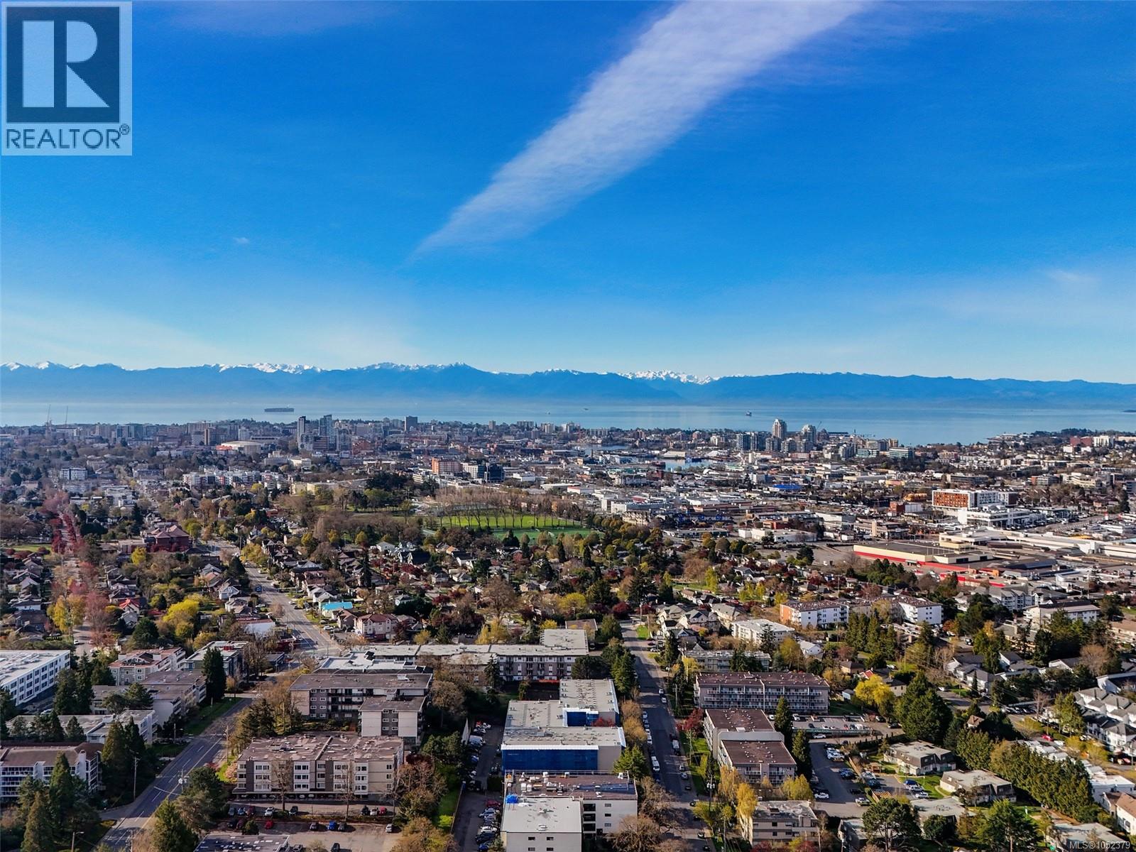 201 991 Cloverdale Ave Property Photo 28