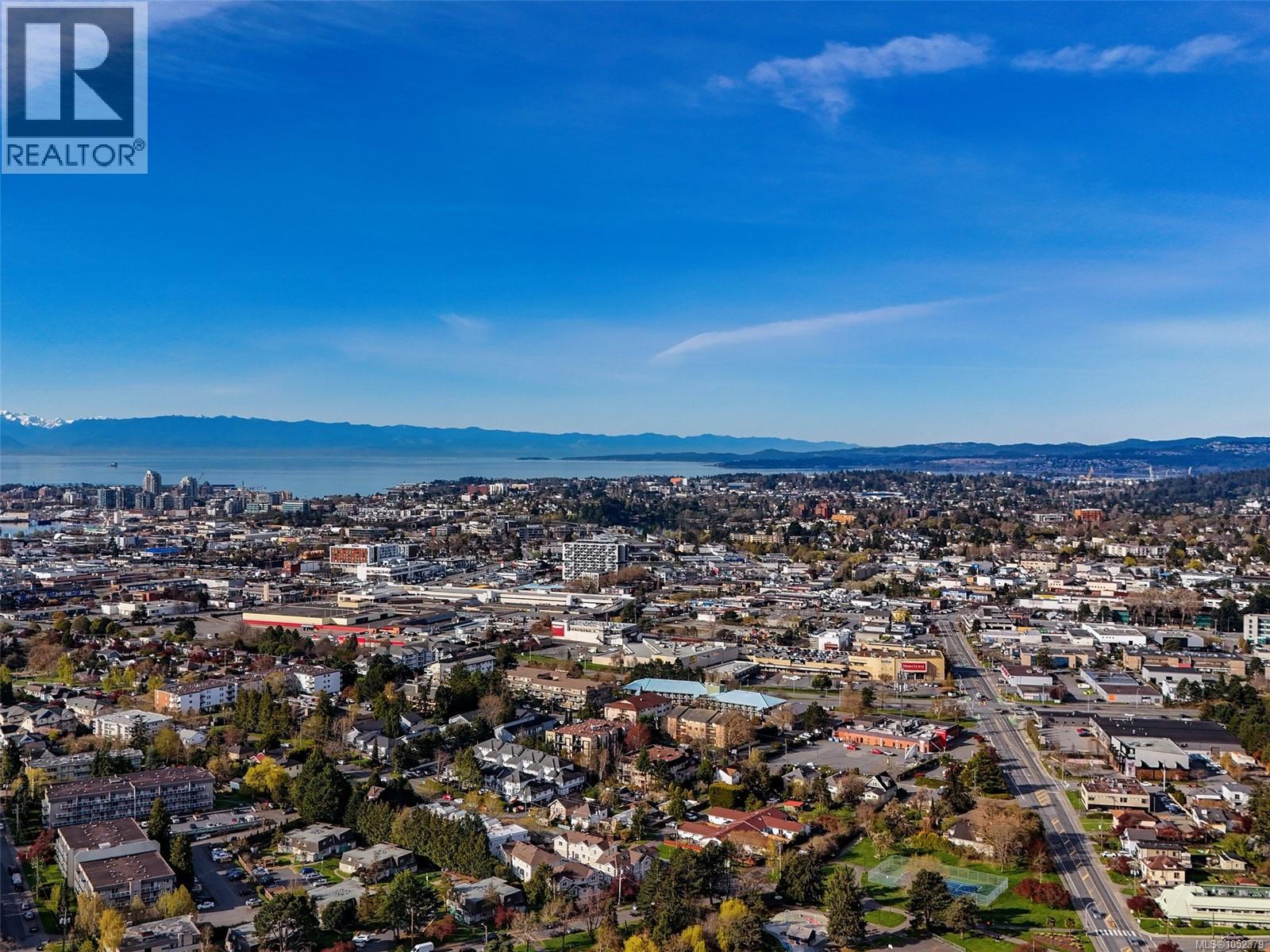 201 991 Cloverdale Ave Property Photo 29
