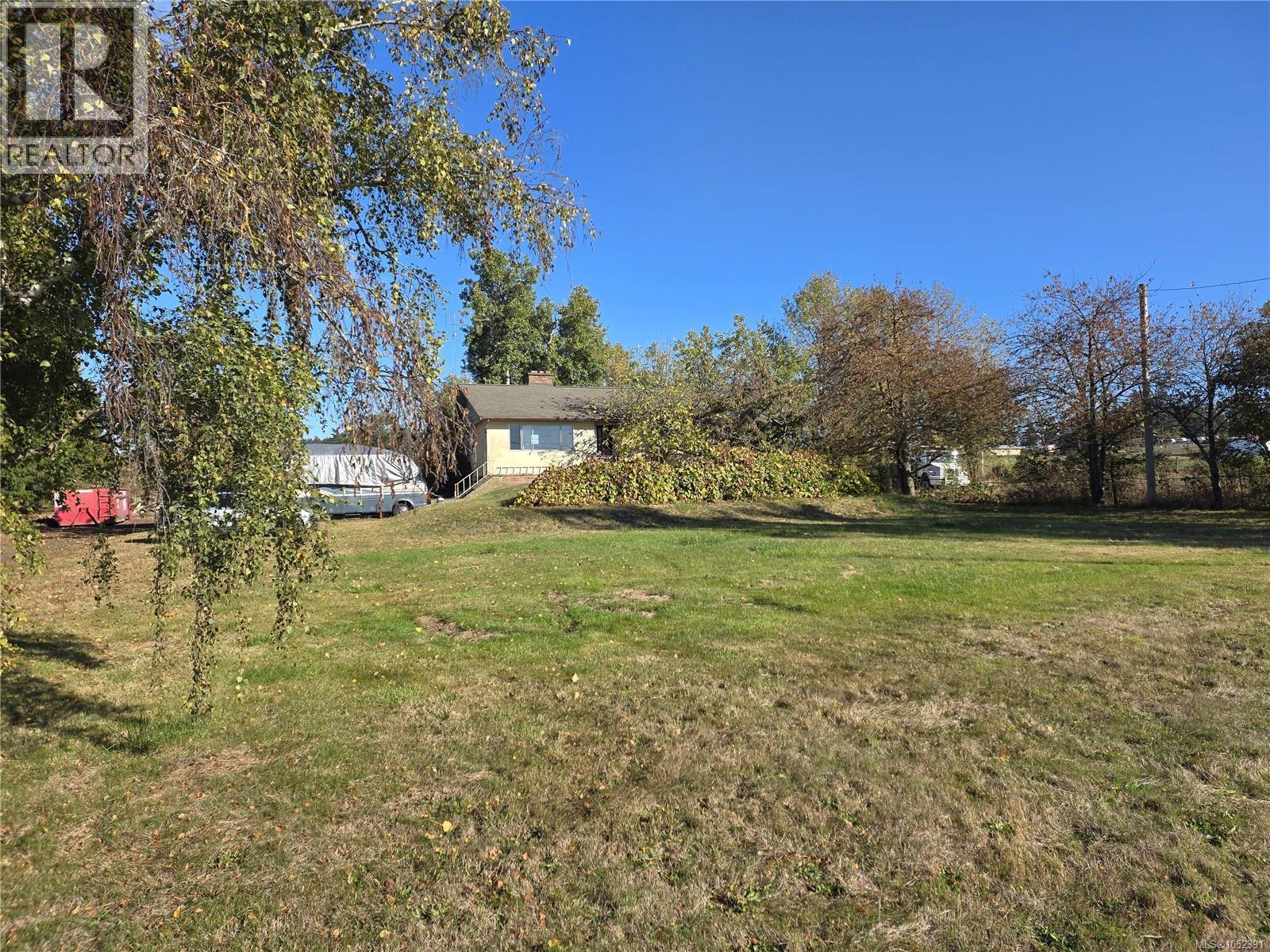 2766 Island View Rd Property Photo 7