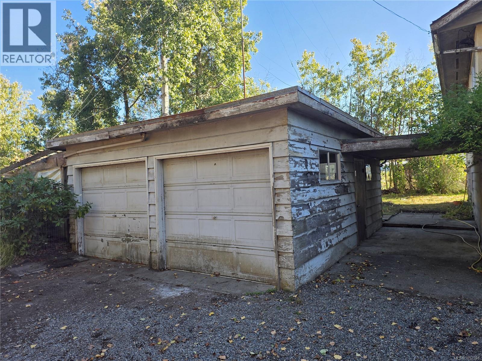 2766 Island View Rd Property Photo 10