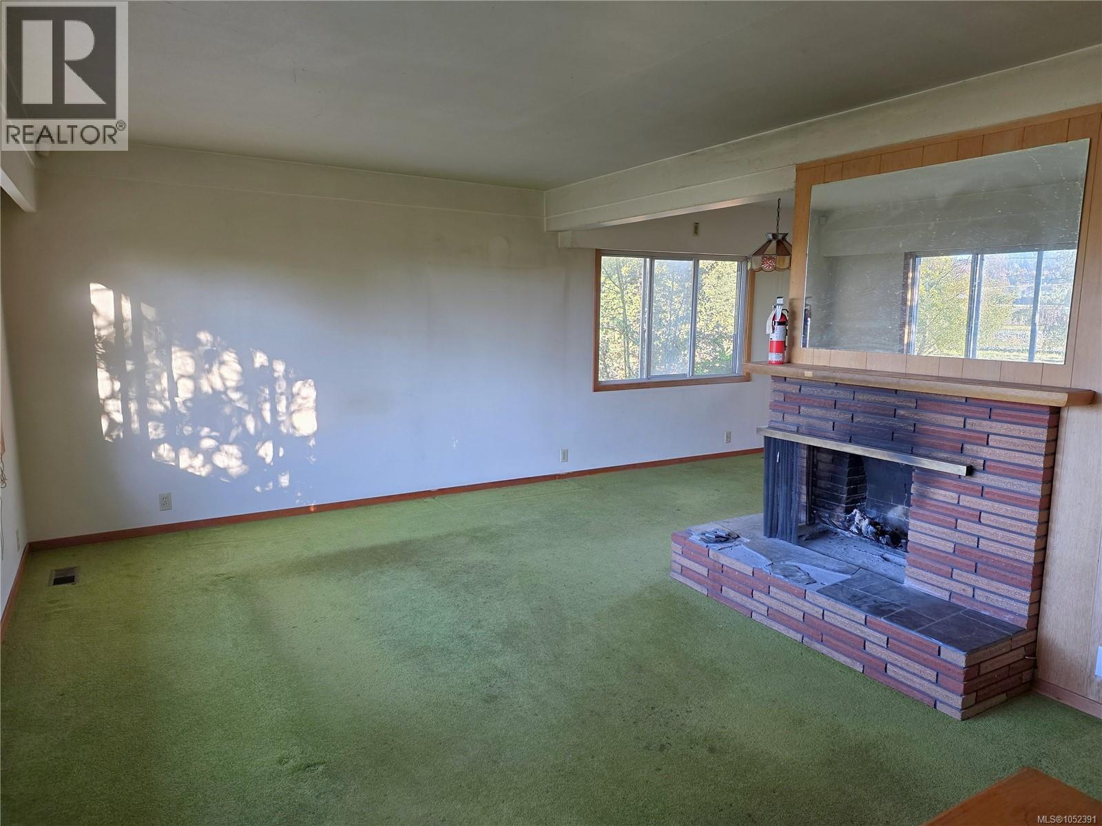 2766 Island View Rd Property Photo 13