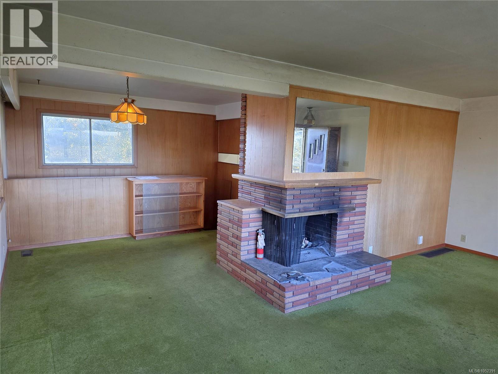 2766 Island View Rd Property Photo 14