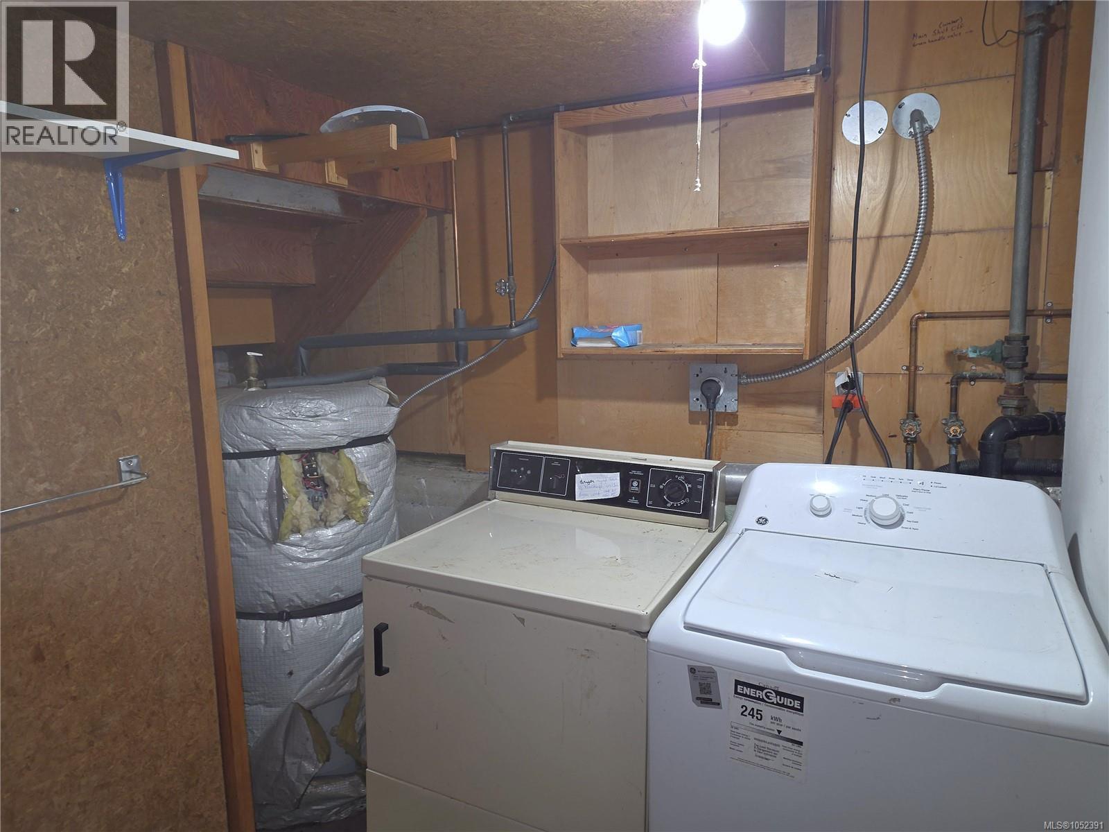 2766 Island View Rd Property Photo 27