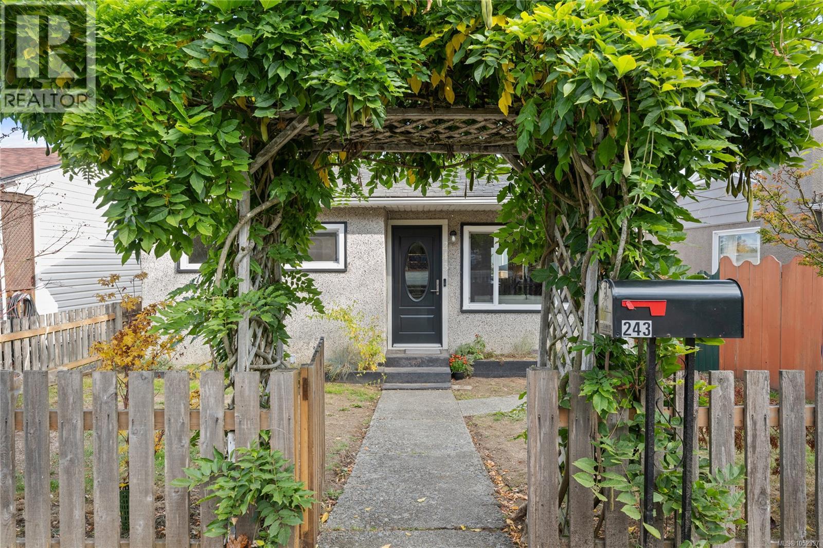 243 Princess St Property Photo 1