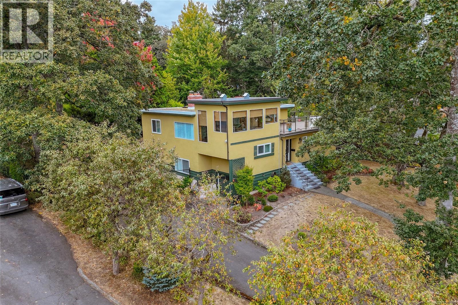 644 Fernhill Rd Property Photo 1