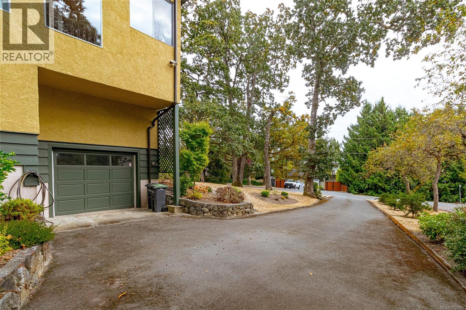644 Fernhill Rd Property Photo 7
