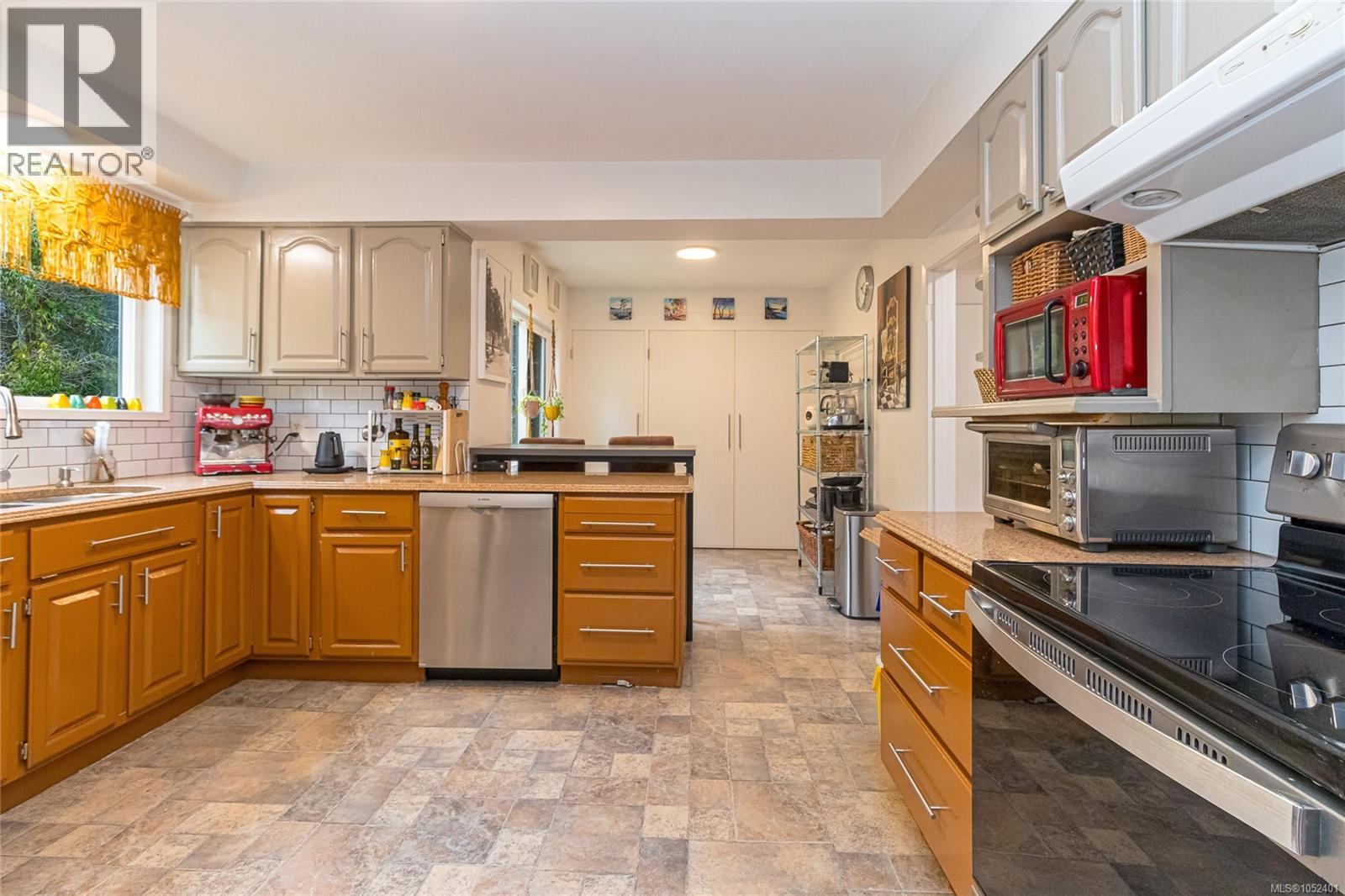 644 Fernhill Rd Property Photo 16
